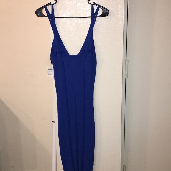 Fitted Body dress with low V shape in front - Picture 2 of 2
